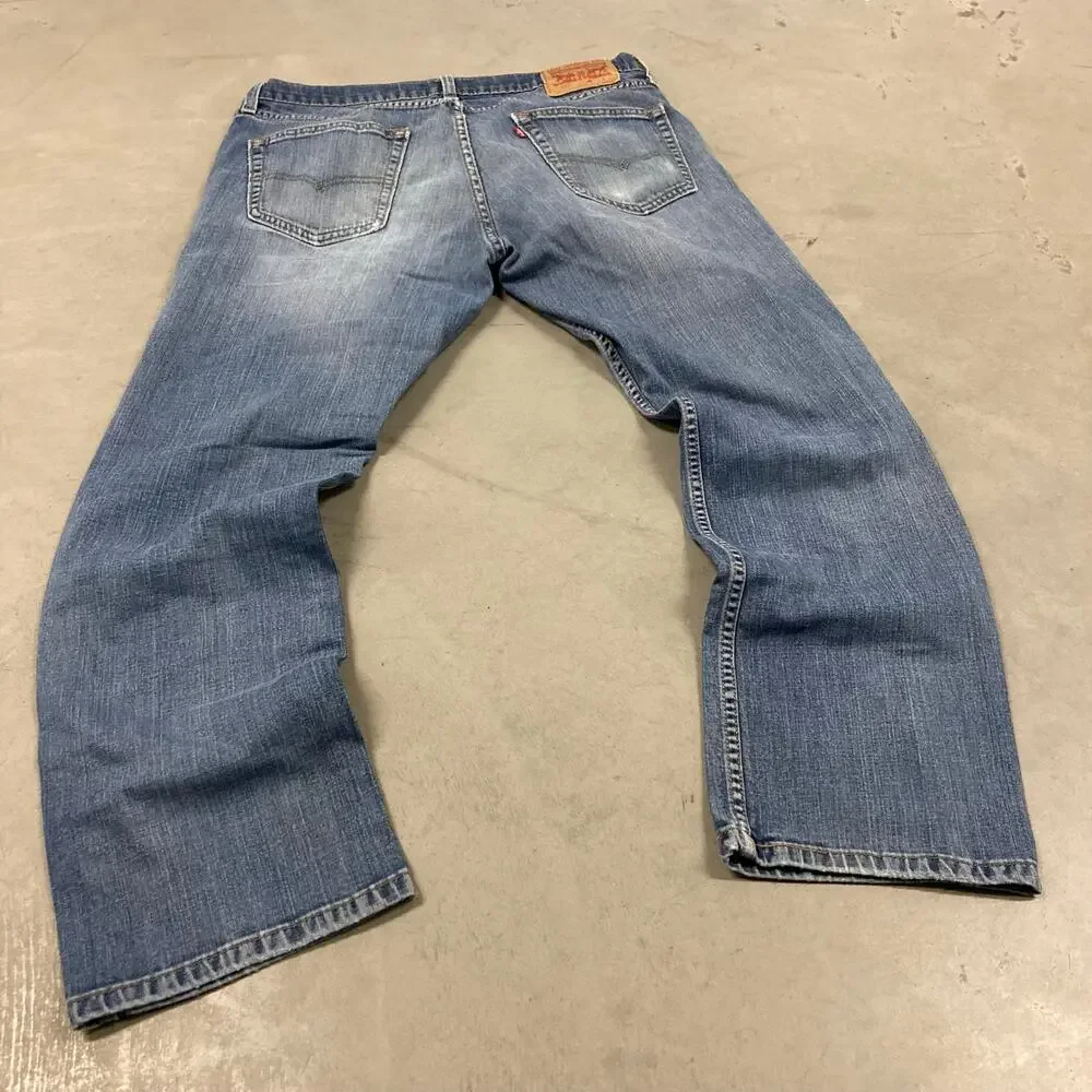 Levis loose fit